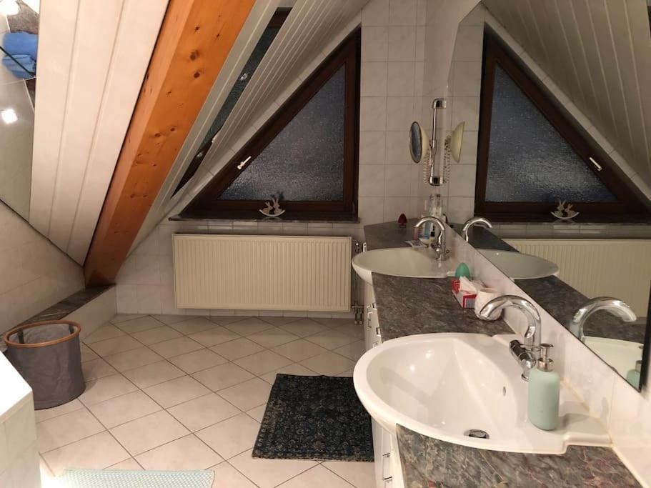 Grosse, Helle Wohnung Fuer Bis Zu 6 Personen Weinheim Exteriér fotografie